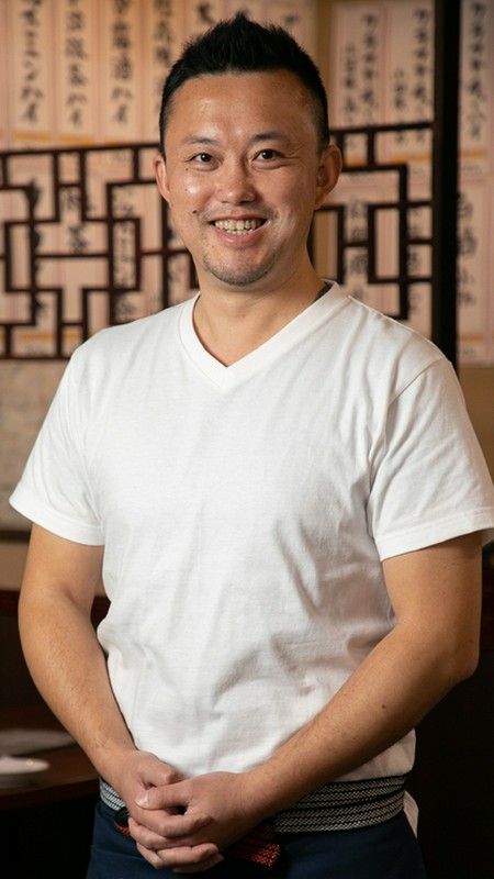 王　増慶 氏