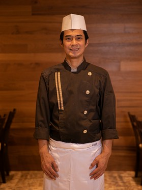 WINIJCHAI WUTTHILERT  氏