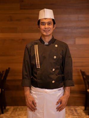 WINIJCHAI WUTTHILERT  氏