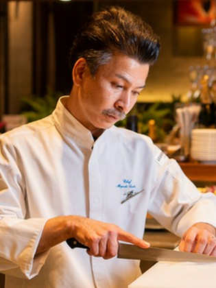 F J The Corner Room グランドミラージュ 天神 フレンチ 料理人 田中 道也 氏 ヒトサラ