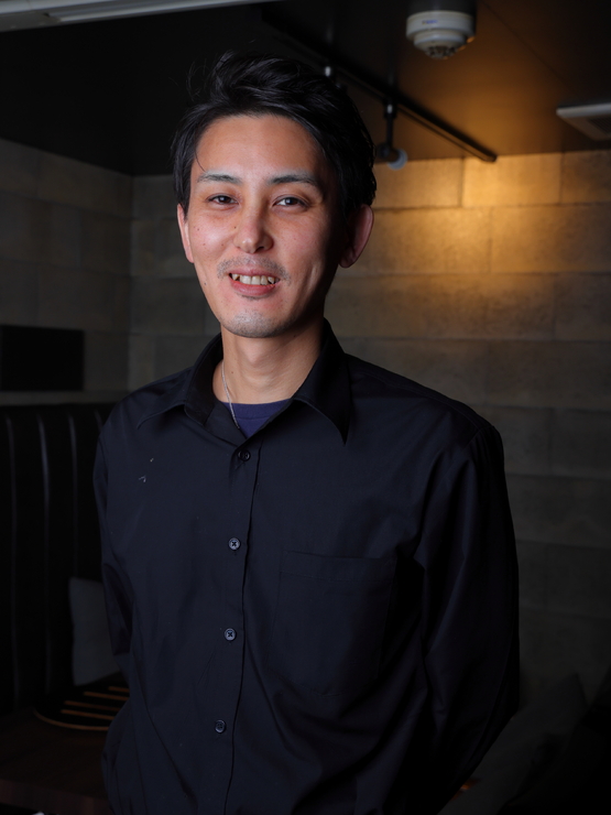 小出　啓介 氏