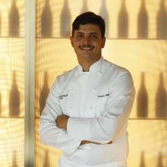 カルミネ・アマランテ			 氏