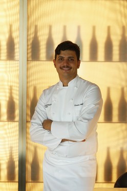 カルミネ・アマランテ			 氏