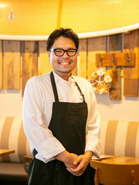 源間　進乃介 氏