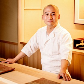 ムン・ギョンハン			 氏