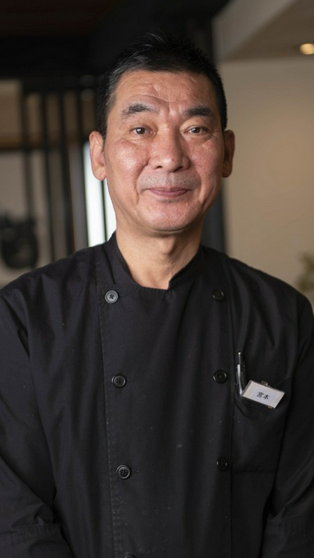 宮本　康博 氏