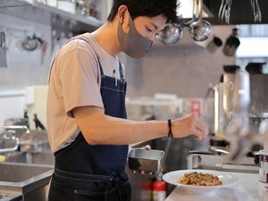 吉田　拓郎 氏