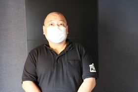 鈴木 氏