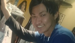 渡島　康典 氏