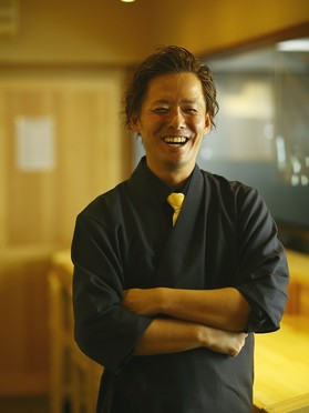 菖蒲谷　拓樹 氏