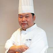 田　鋒 氏