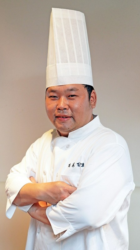 田　鋒 氏