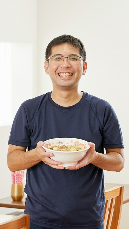 仲泊　司生 氏