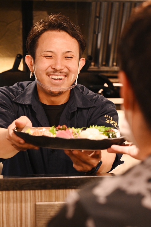 津江　康志 氏
