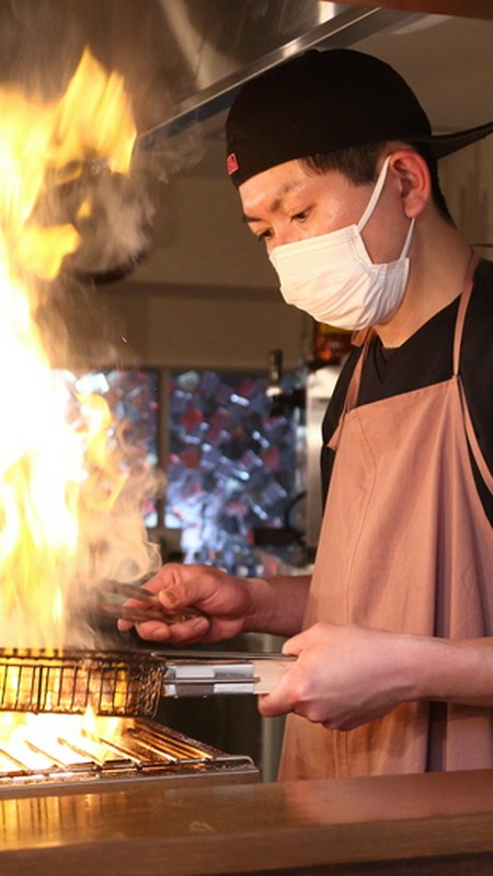 松村　忍 氏
