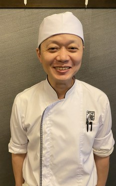 笠井　学 氏