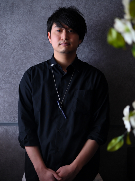 関屋　鳳嗣 氏