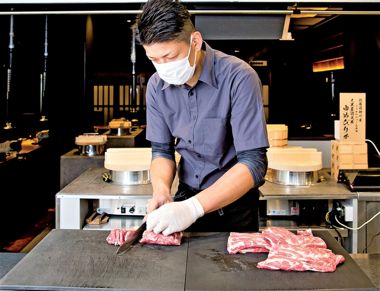 手塚　慎太郎 氏