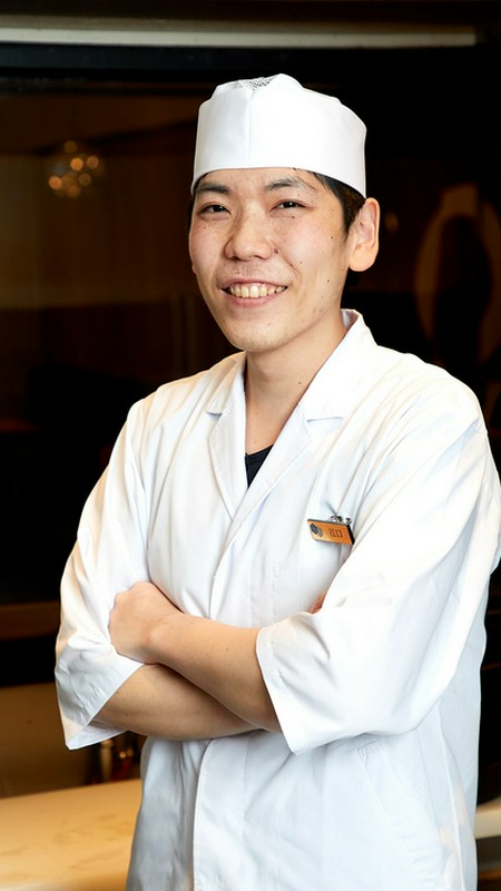 江口　佳隆 氏