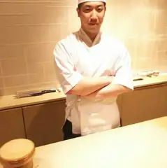 天白　涼介 氏