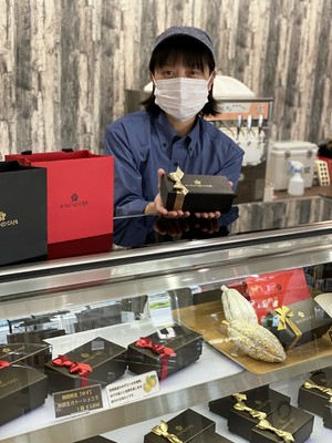 成田　理沙 氏