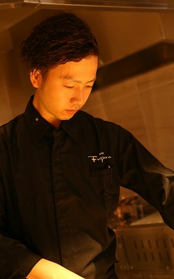 藤丸 貴成 氏