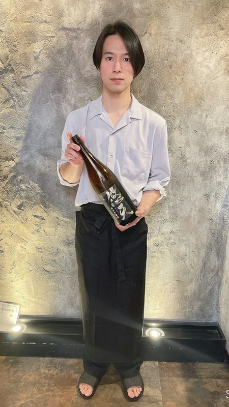 横山　涼太						 氏
