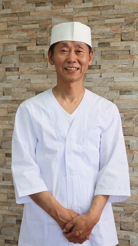 手嶋　修 氏