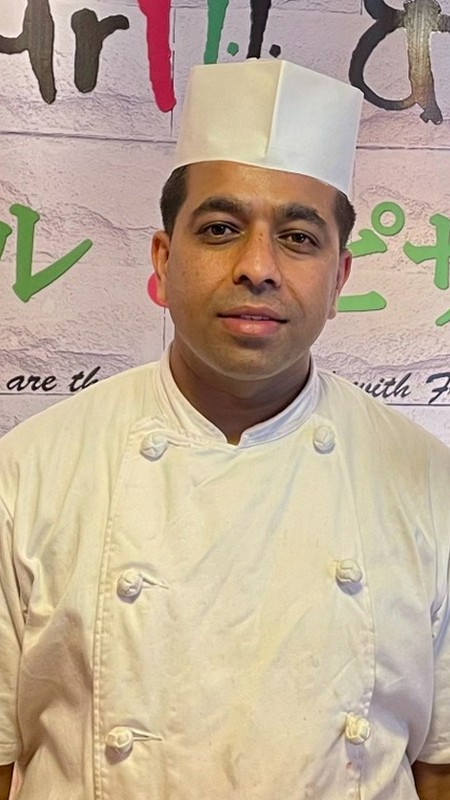 ナーラ　　　　　　 氏