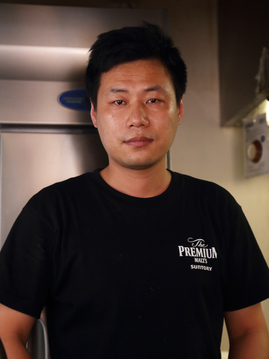 高岩 氏