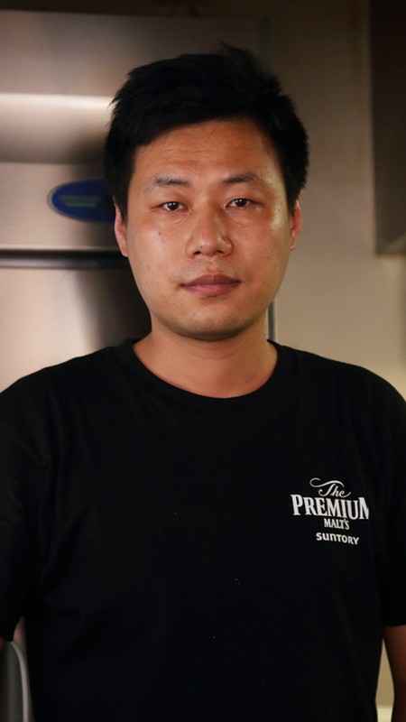 高岩 氏