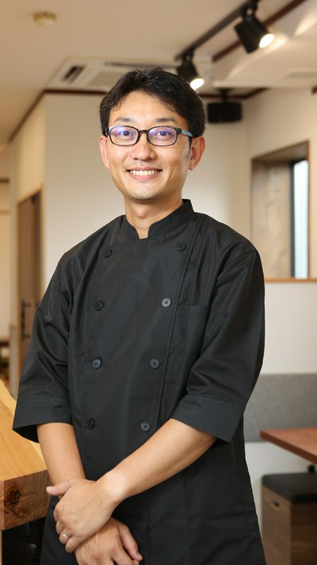 三宅　真範 氏