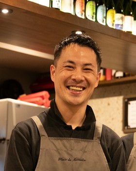 玉越　幸雄 氏