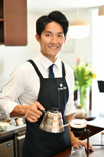 BEVALLEY COFFEE 中央林間/鶴間/カフェ 料理人 大谷 一仁 氏 | ヒトサラ