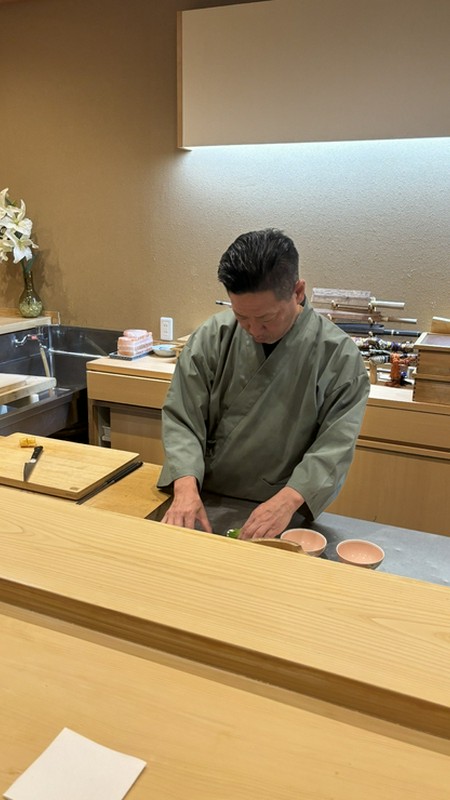 小松　昭雄 氏