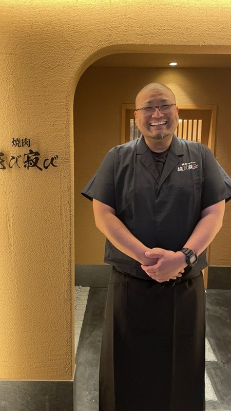 宮里　常治 氏