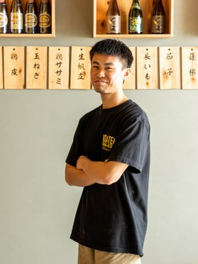 渡久山　知昂 氏