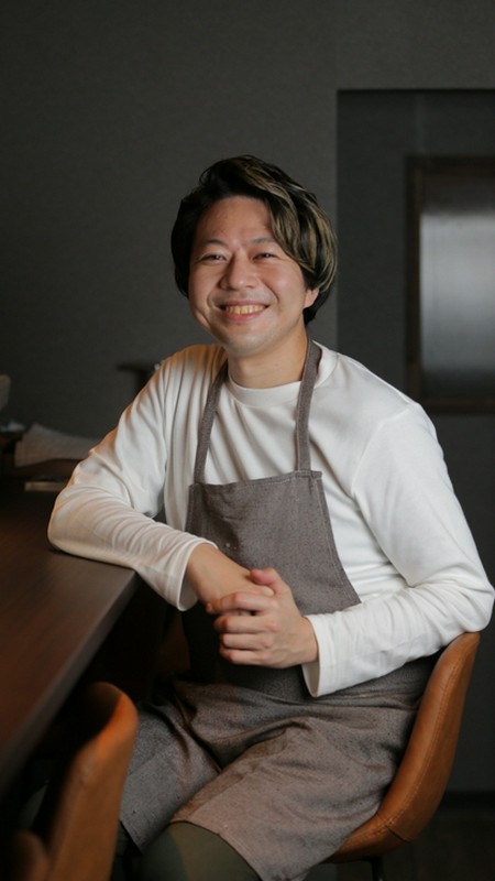 草野　智広 氏