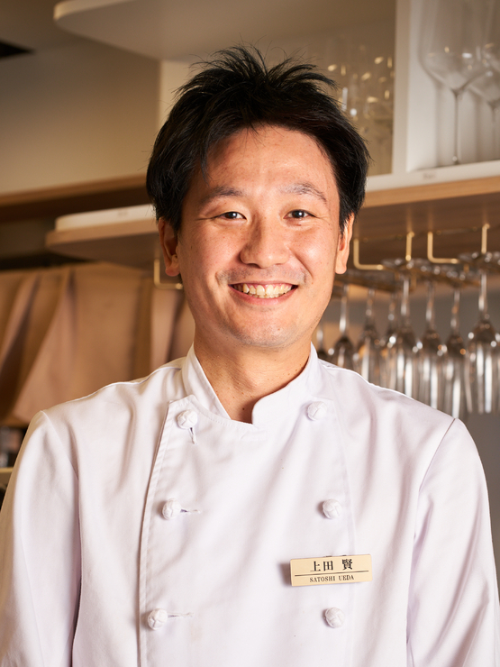 上田　賢 氏
