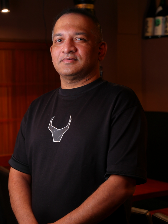 鴻田　マンズル 氏