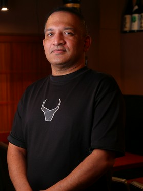 鴻田　マンズル 氏