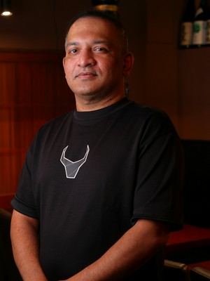 鴻田　マンズル 氏