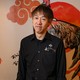 峰　やすのぶ