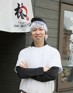手取　崇 氏