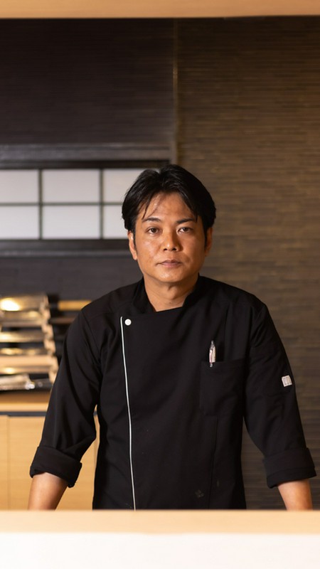 島袋　安彦 氏