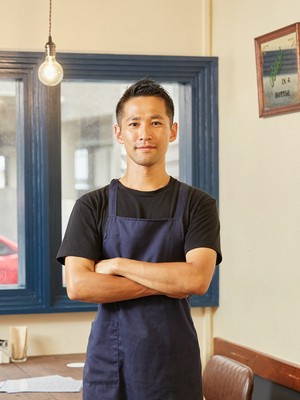 甲斐　悠介 氏
