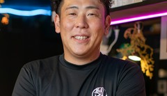 岩満　嵩介 氏