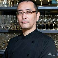 岡崎　安統 氏