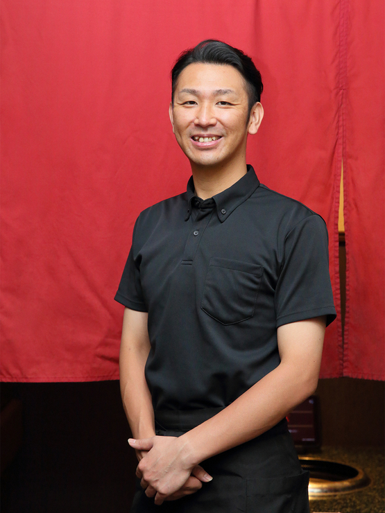 中納　和哉 氏