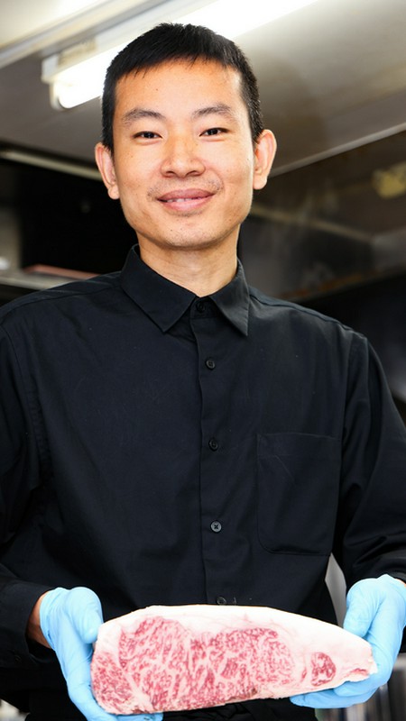 ラ　トウエ 氏